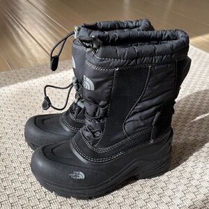 The North Face Kids Black Snow Boots